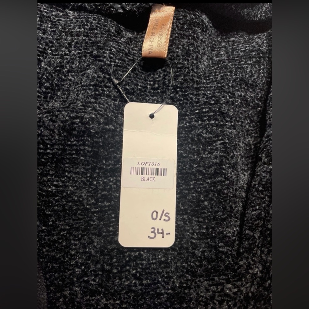 Soft black Sleeveless cardigan - Picture 3 of 3